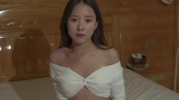 绝对领域LY-033摄影师潜规则的绝美模特